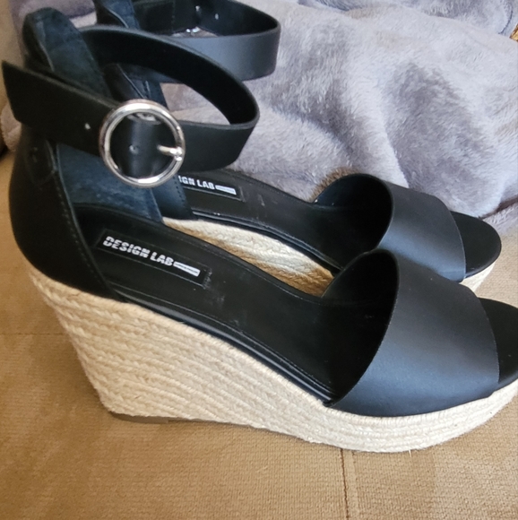 Design Lab by Lord & Taylor Black Wedge Sandal - Picture 3 of 4